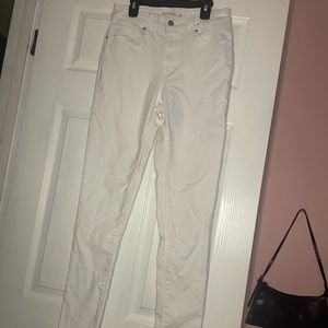 LEVI JEANS FOR WOMEN! HIGH RISE SKINNY SIZE 28